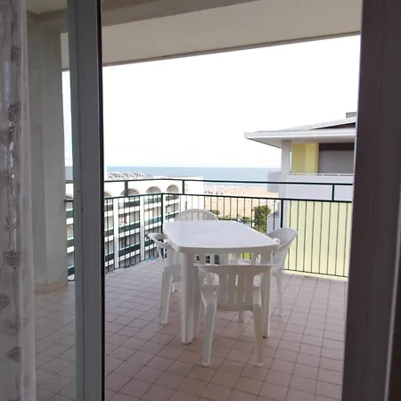 Sea View Floor In Apartment *