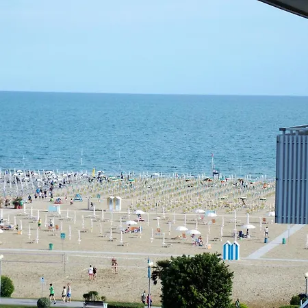 Sea View Floor In Apartment *