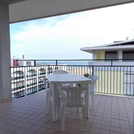 Sea View Floor In